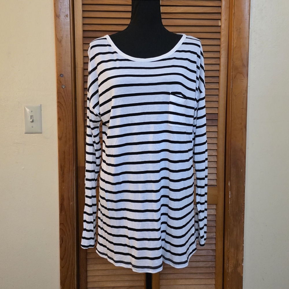 NWOT Old Navy Women's Striped Modern Tee Size Large